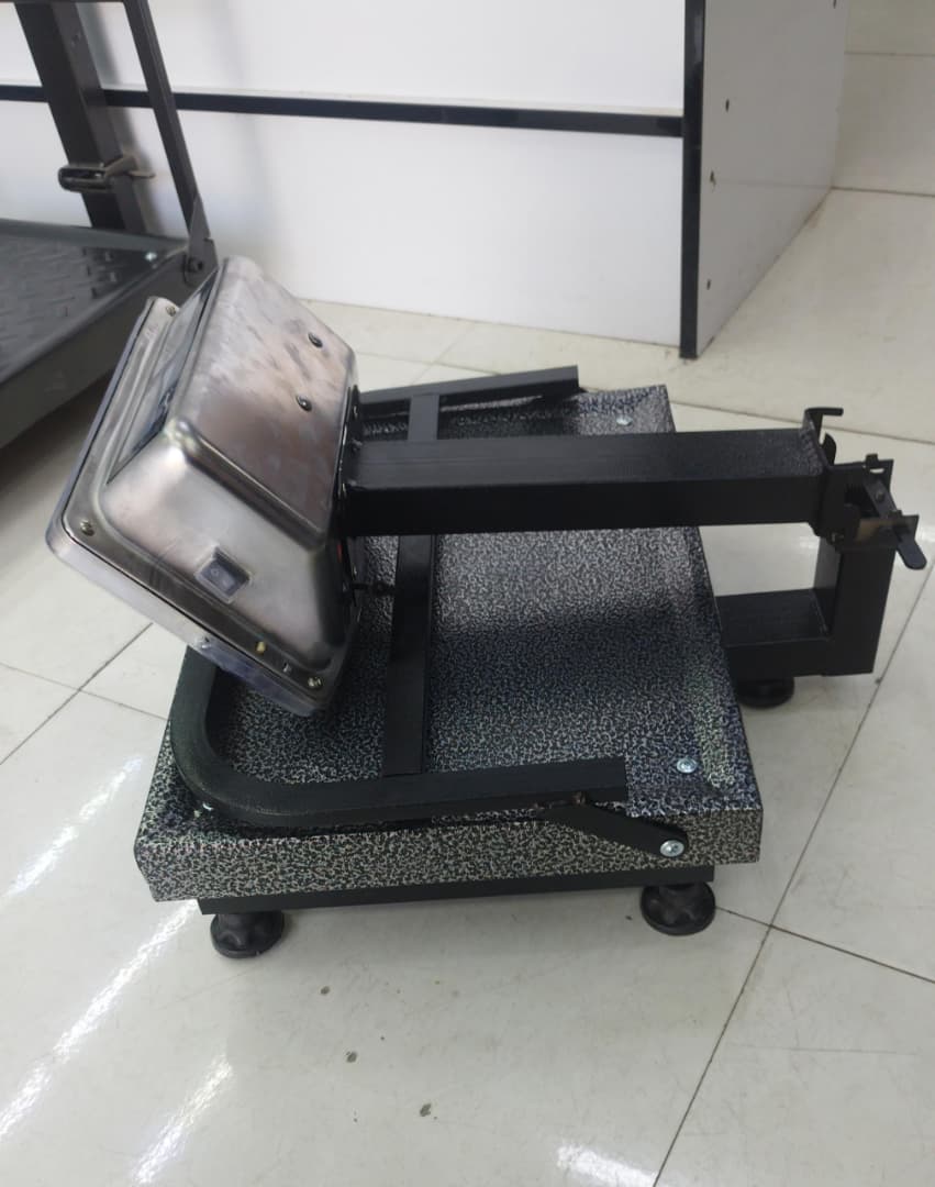 باسکول ۱۵۰ کیلو گرم علمک کوتاه تاشو - تصویر 3